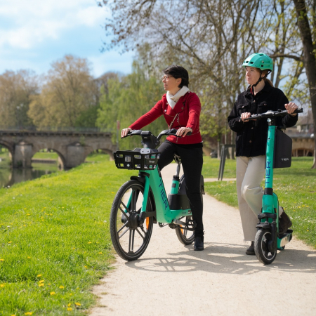 Vélo et trottinettes électriques