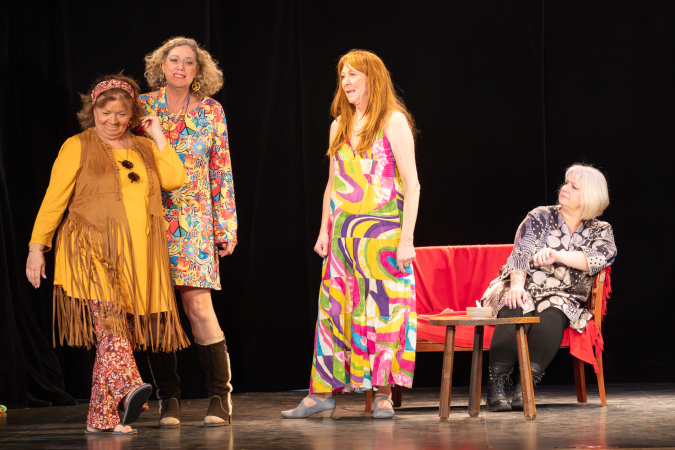 Et pendant ce temps, Simone Veille